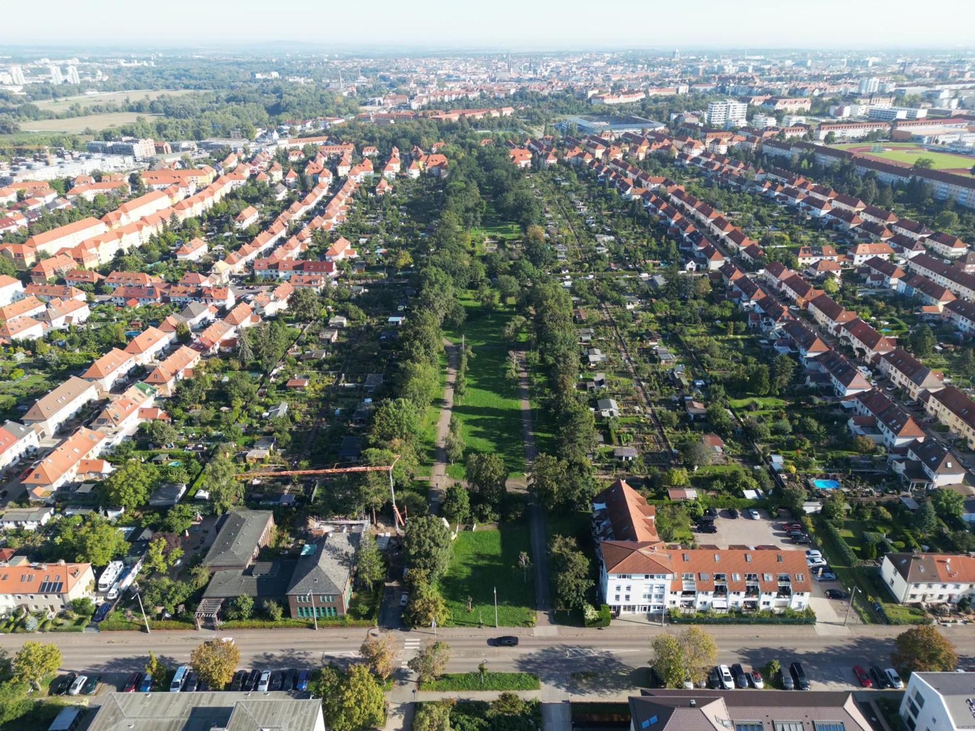 Fewo Am Park - 4P, Boxspringbett, Balkon, Smarttv, Gesundbrunnen, Familienfreundlich Halle  Eksteriør bilde